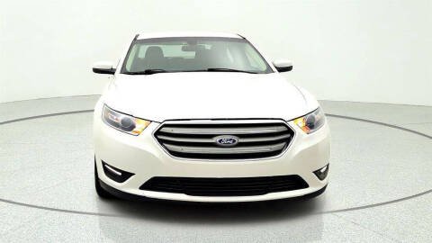 2018 Ford Taurus SEL