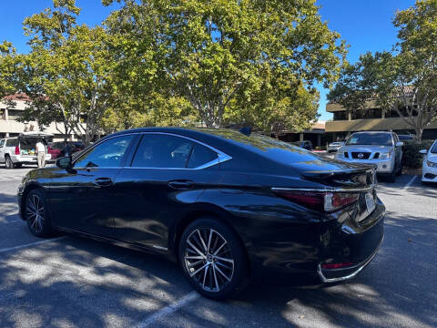 2022 Lexus ES 300h