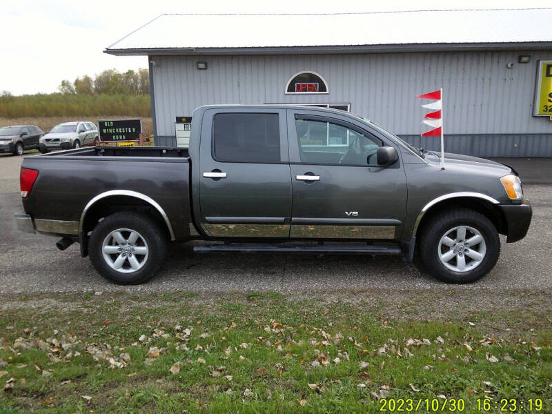 2010 Nissan Titan LE photo 3