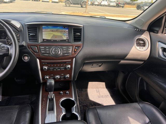 2017 Nissan Pathfinder Platinum