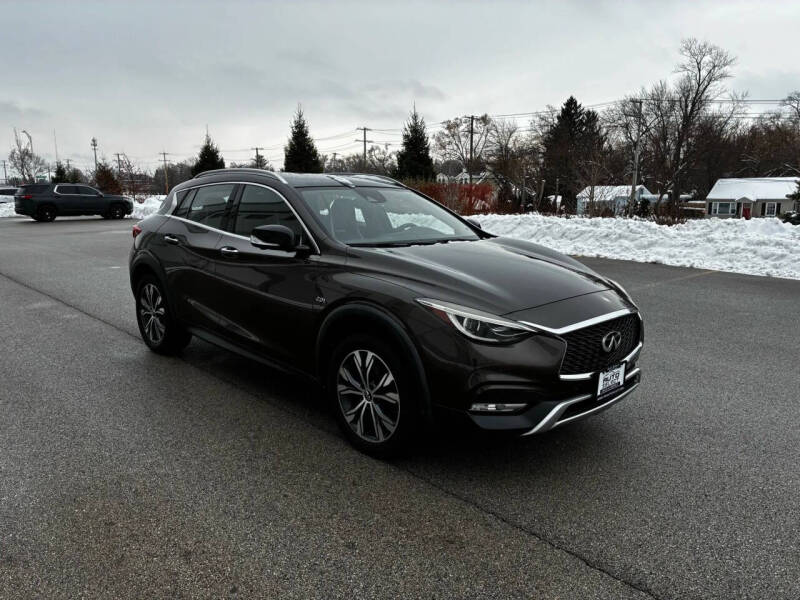 2017 Infiniti QX30 Premium