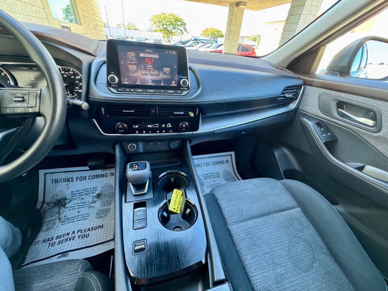2021 Nissan Rogue SV