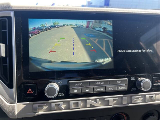 2025 Nissan Frontier SV