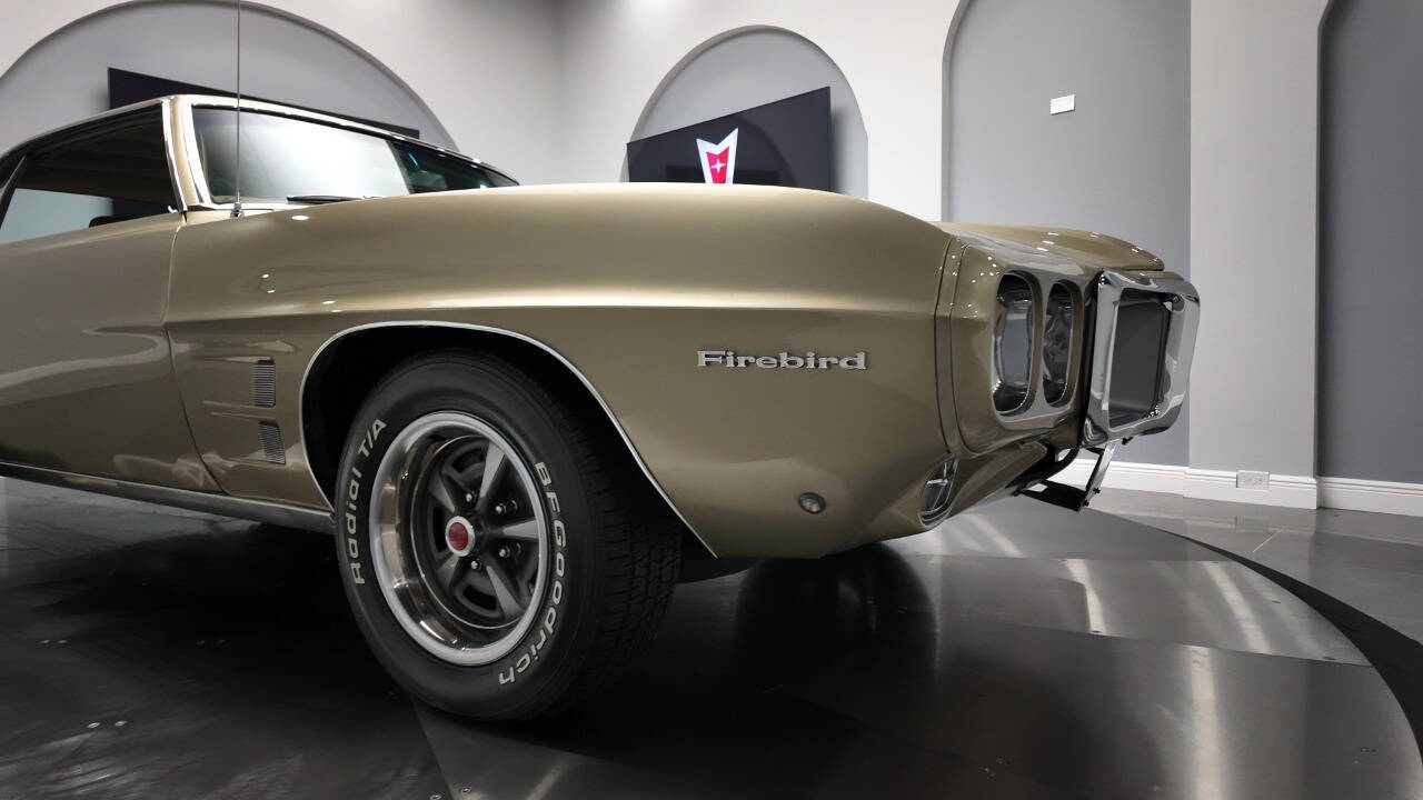 1969 Pontiac Firebird 12