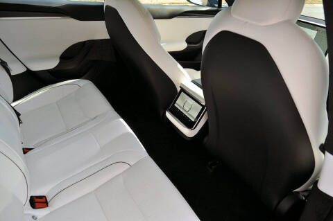 2022 Tesla Model S Plaid