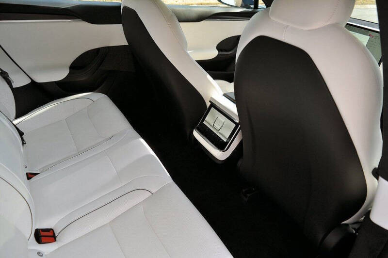 2022 Tesla Model S Plaid