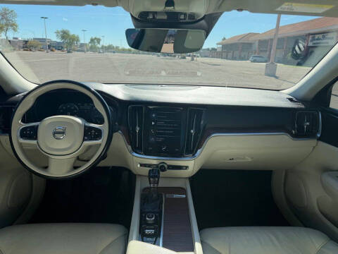 2021 Volvo S60 T5 Momentum