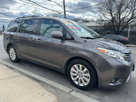 2013 Toyota Sienna for sale at Deleon Mich Auto Sales in Yonkers NY