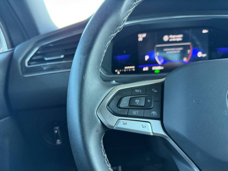 2023 Volkswagen Tiguan SE R-Line Black