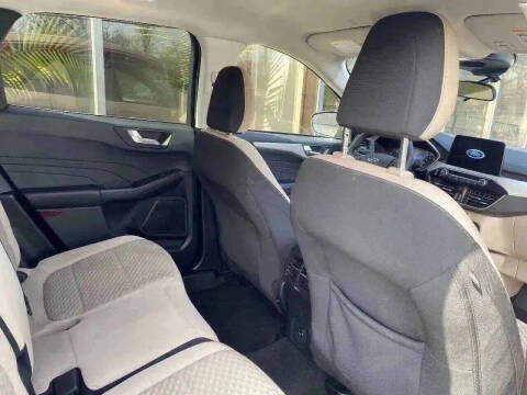 2021 Ford Escape Hybrid SE