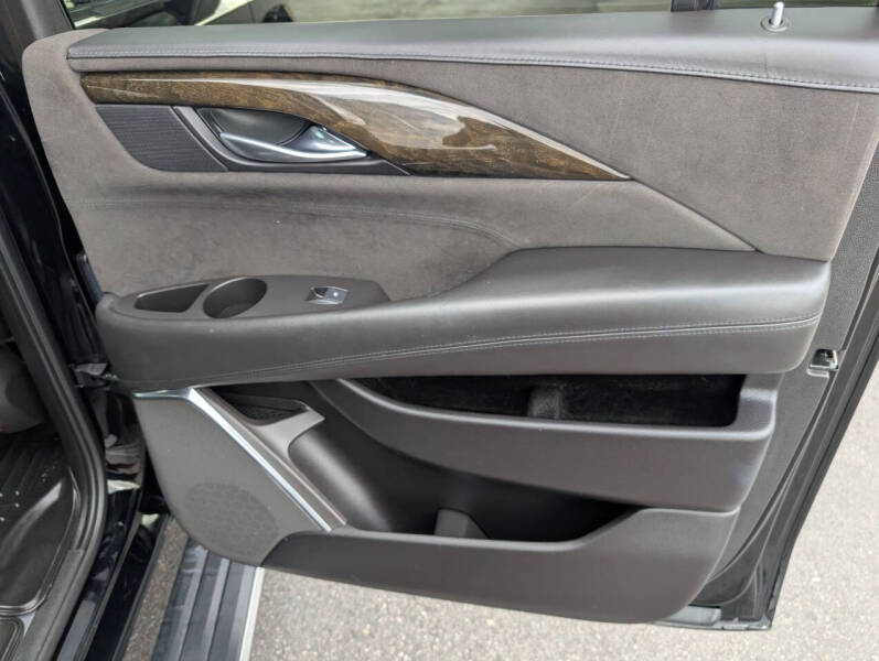 2017 Cadillac Escalade ESV Platinum