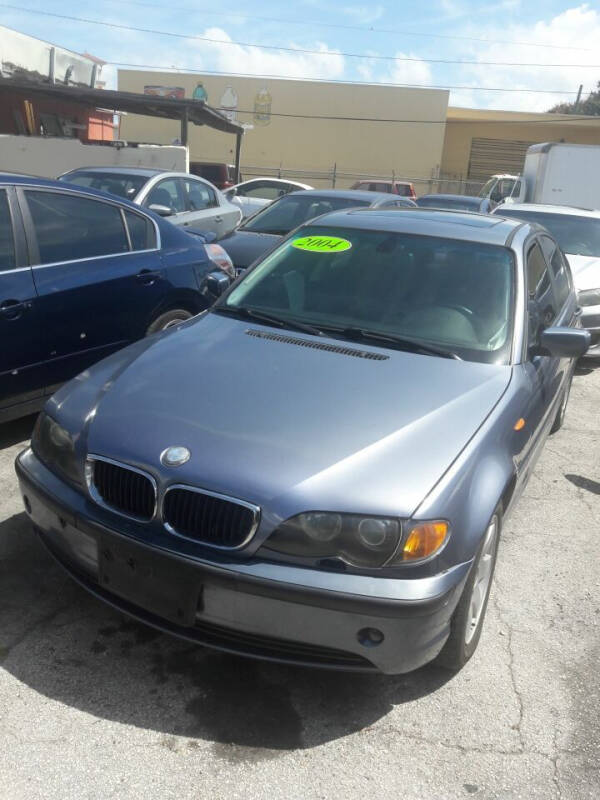 2004 BMW 3 Series 325's photo