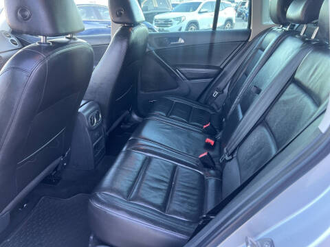 2017 Volkswagen Tiguan 2.0T SEL 4Motion