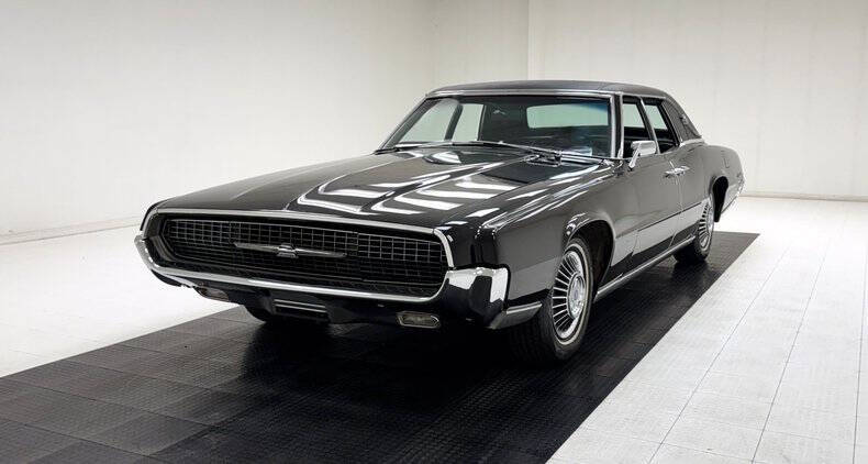 1967 Ford Thunderbird
