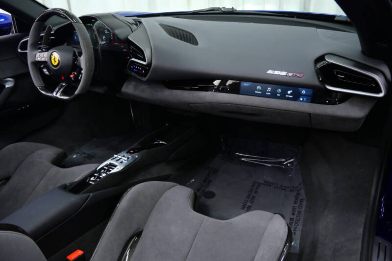 2025 Ferrari 296 GTS