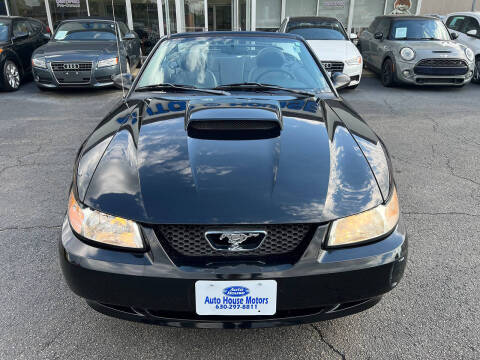 2004 Ford Mustang Deluxe