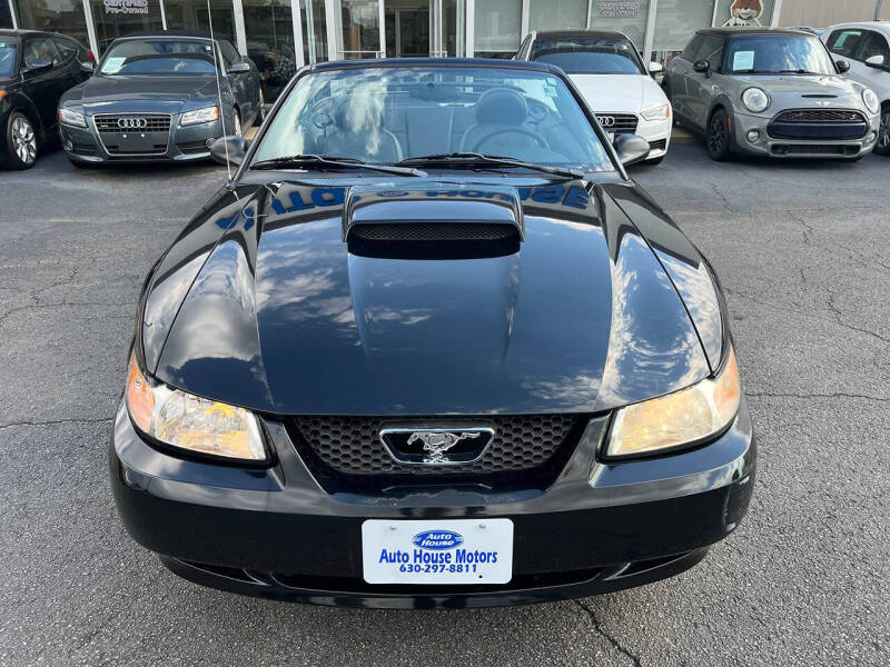 2004 Ford Mustang Deluxe