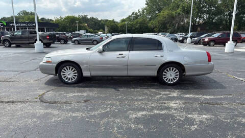2005 Lincoln Town Car Signature