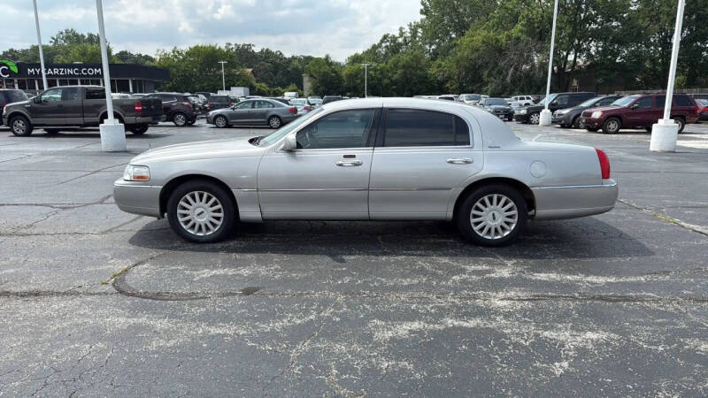 2005 Lincoln Town Car Signature