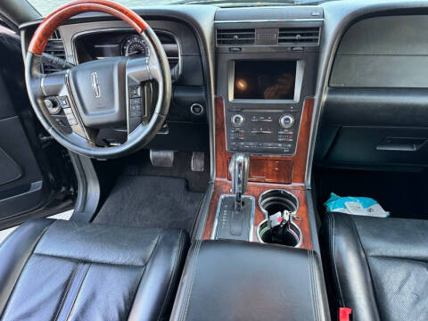 2017 Lincoln Navigator Select