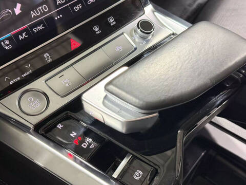 2019 Audi e-tron quattro Premium Plus