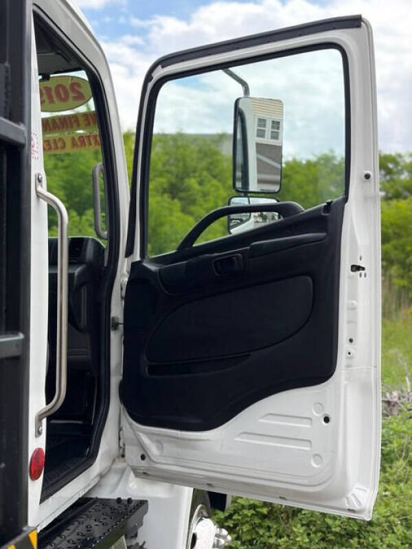2019 Hino 268A