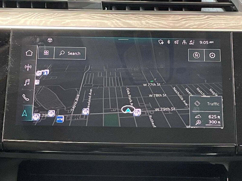 2022 Audi e-tron quattro Premium Plus