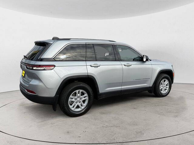 2022 Jeep Grand Cherokee Laredo