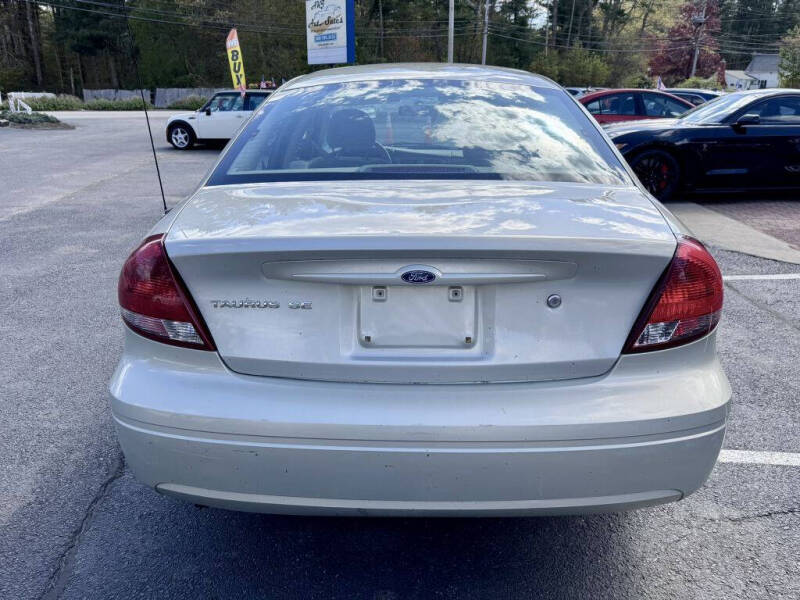 2006 Ford Taurus SE
