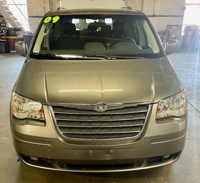 Used 2009 Chrysler Town & Country Touring with VIN 2A8HR54X49R652936 for sale in Schuyler, NE