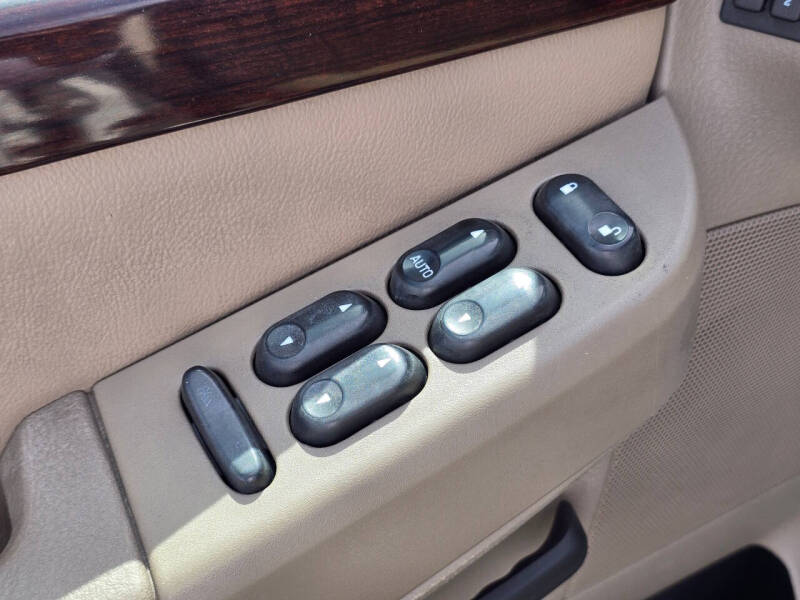 2004 Ford Explorer Limited