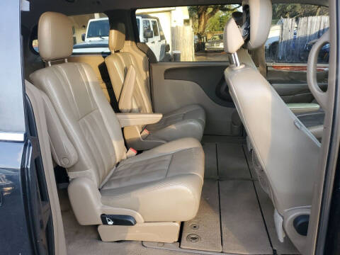 2013 Chrysler Town and Country Touring