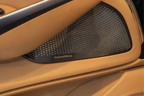 2024 Aston Martin DBX