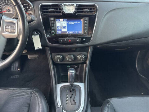 2011 Chrysler 200 Limited