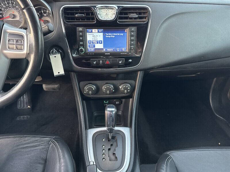 2011 Chrysler 200 Limited