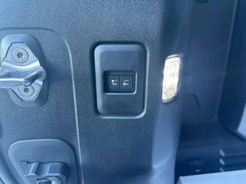 2025 Land Rover Defender 110 P500 X-Dynamic SE