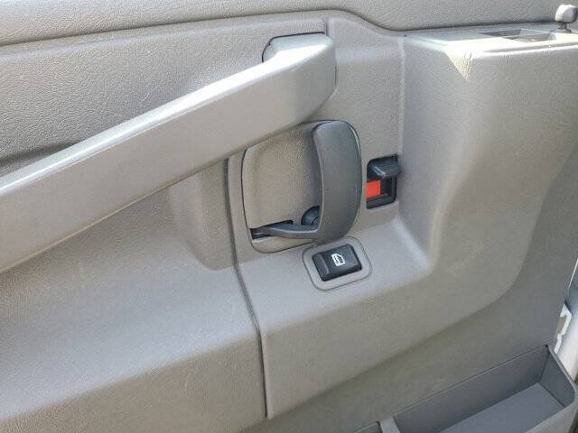 2023 Chevrolet Express 2500