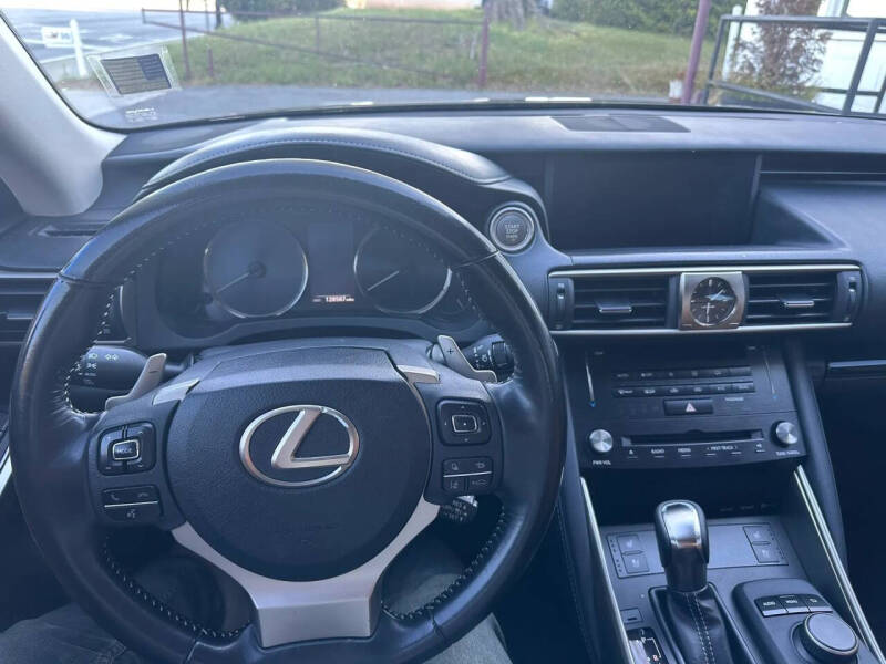 2017 Lexus IS 200t