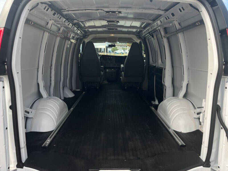 2024 Chevrolet Express 2500