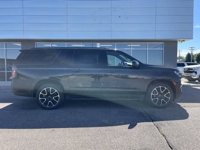 2023 Chevrolet Suburban RST