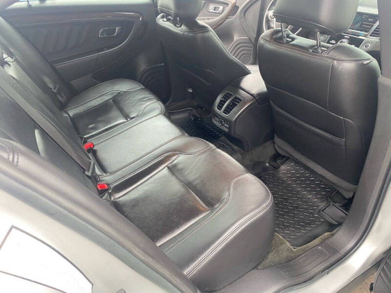 2018 Ford Taurus Limited