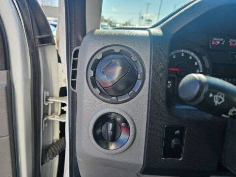 2017 Ford E-Series E-450 SD