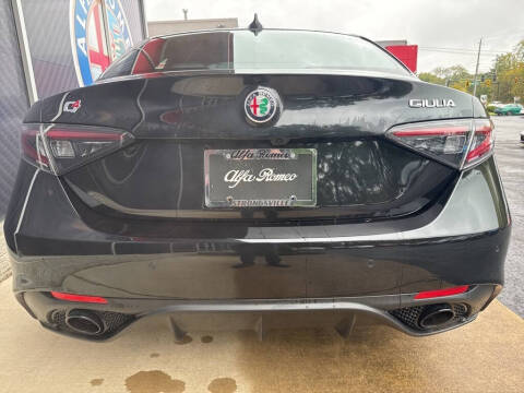 2025 Alfa Romeo Giulia Intensa