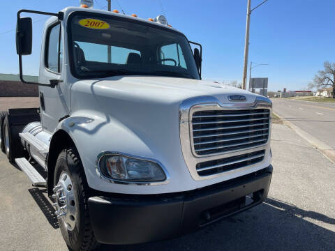 2007 Freightliner Business class M2