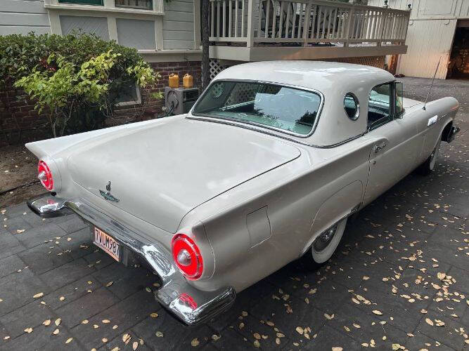 1957 Ford Thunderbird