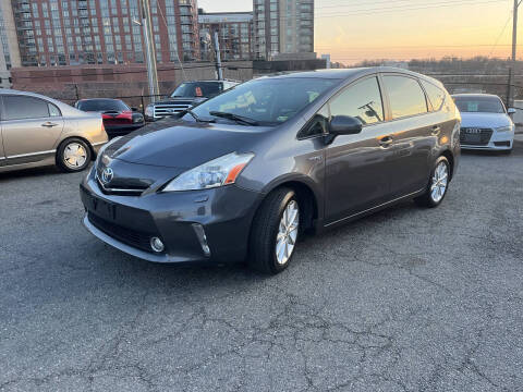2012 Toyota Prius v Five