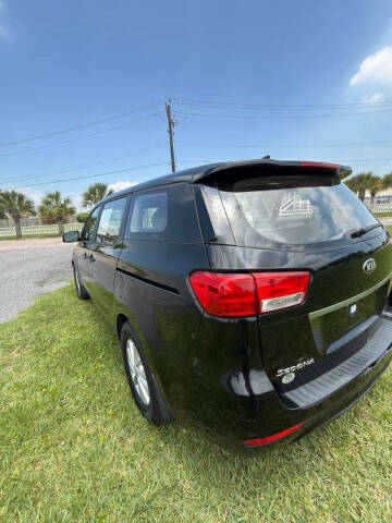 2017 Kia Sedona L