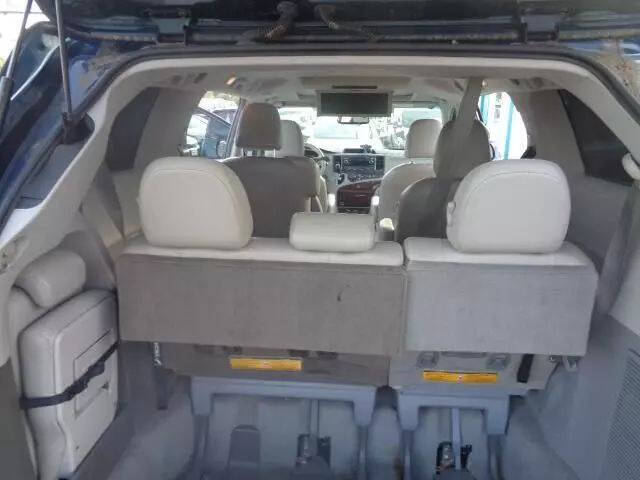 2012 Toyota Sienna XLE 8-Passenger
