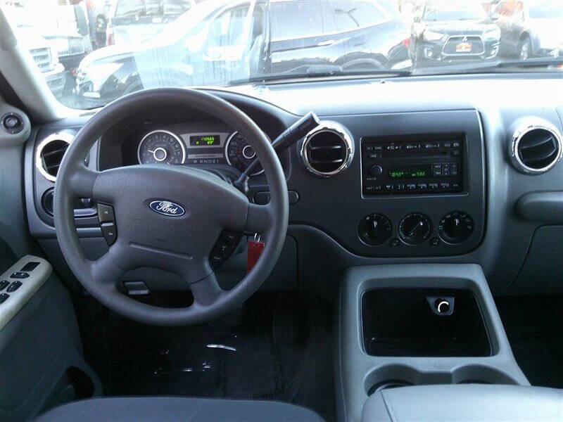 2005 Ford Expedition XLT