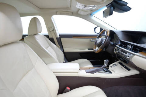 2017 Lexus ES 300h